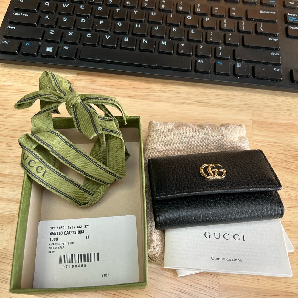 brand new, never been used Gucci key holder case